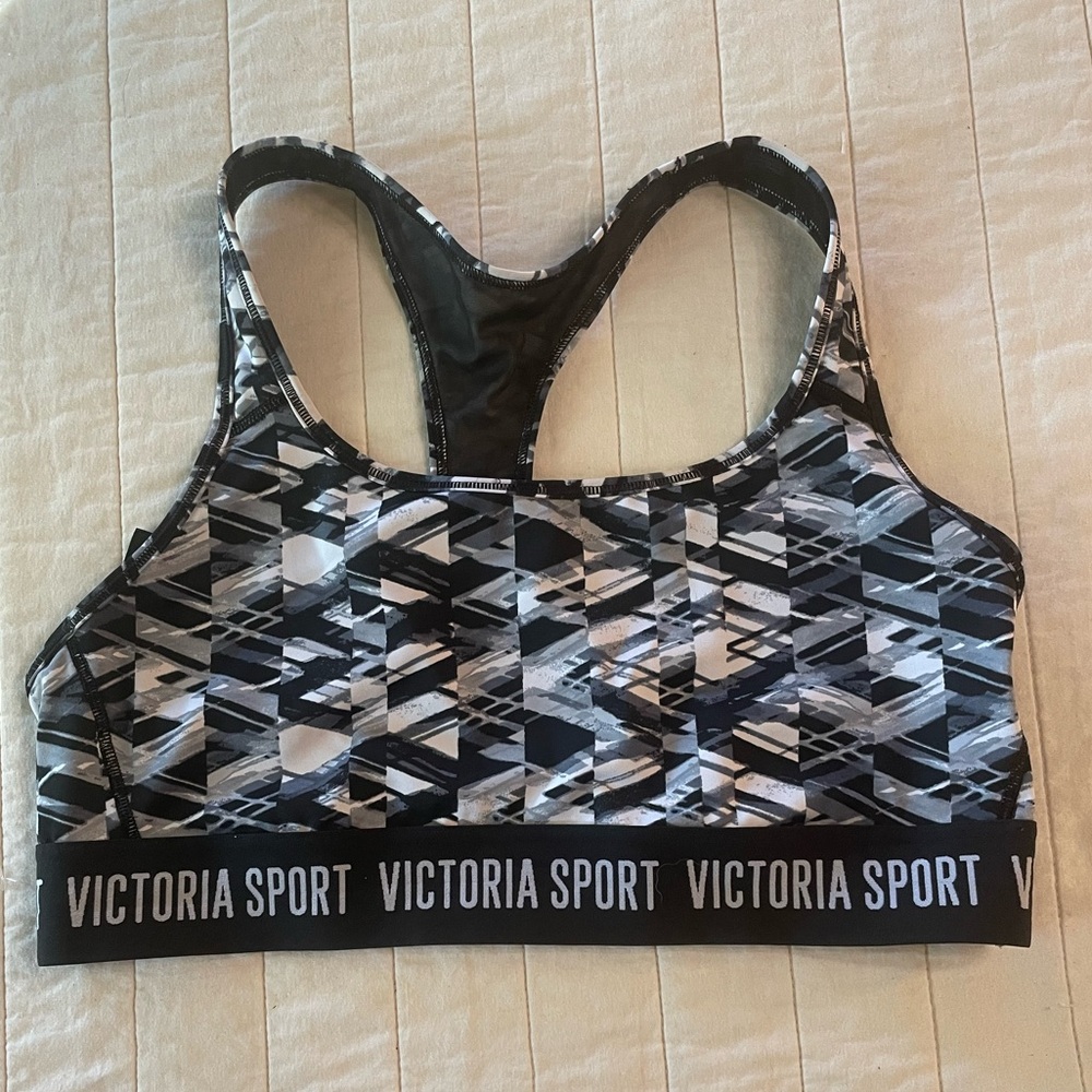 Victoria Sport Black and White Geometric Sports Bra Large